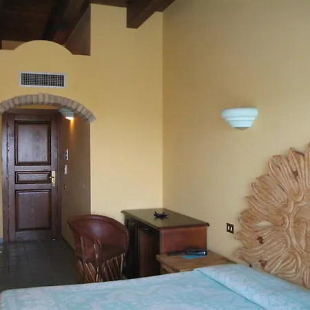 Dell'ancora فندق 3*