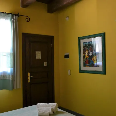 Dell'ancora فيلاّسيمِيوس