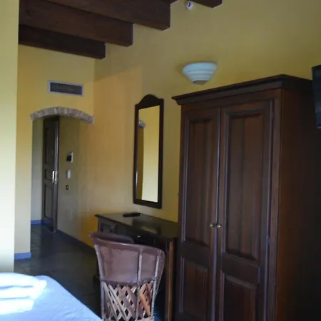 Dell'ancora فندق 3*
